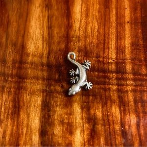 James Avery Retired Gecko Charm